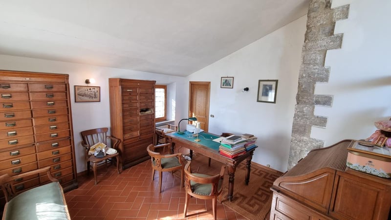 House in Volterra - view 1