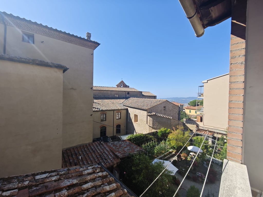 House in Volterra - Image 3
