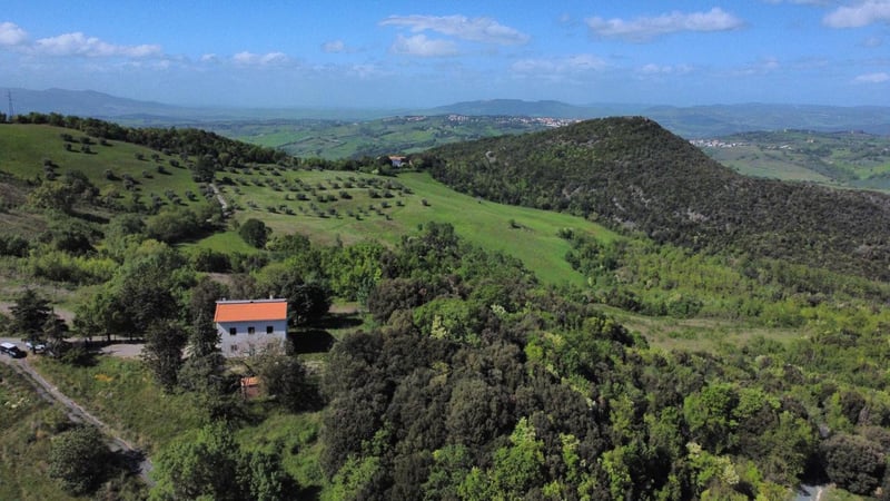 House in Pomarance - view 1