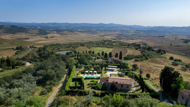House in Volterra - view 1