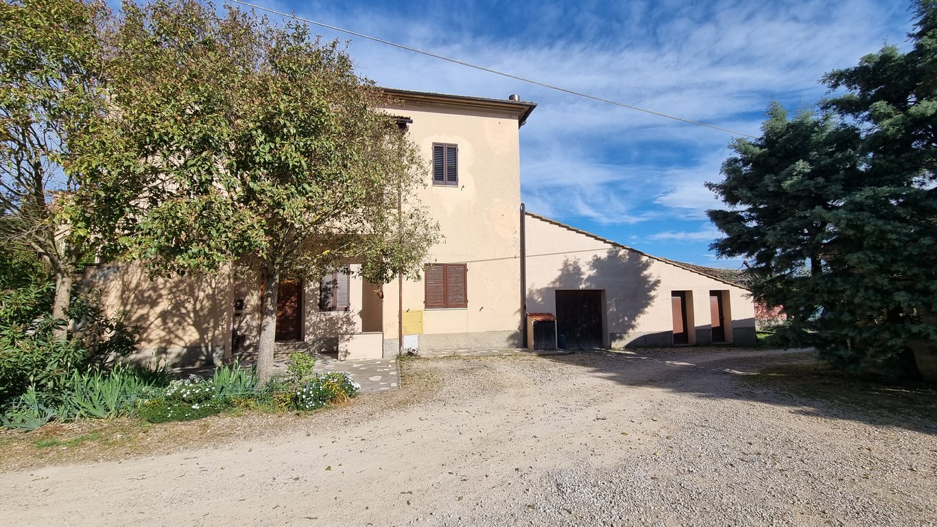 House in Volterra - Image 5