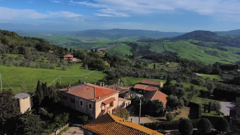House in Volterra - view 1