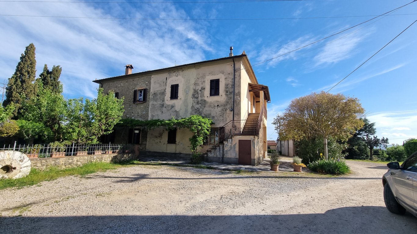 House in Volterra - Image 3