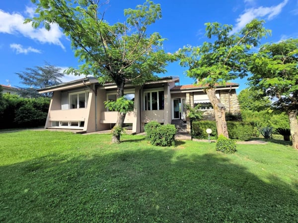 House in Capannori - view 1