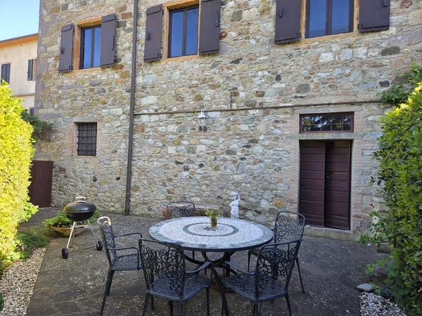 House in Lajatico - view 1