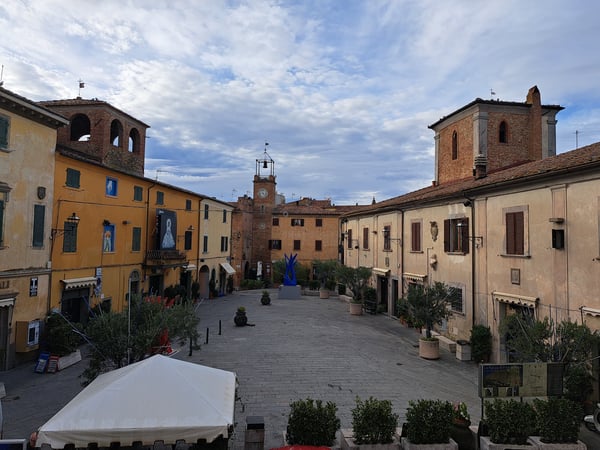 House in Lajatico - view 1
