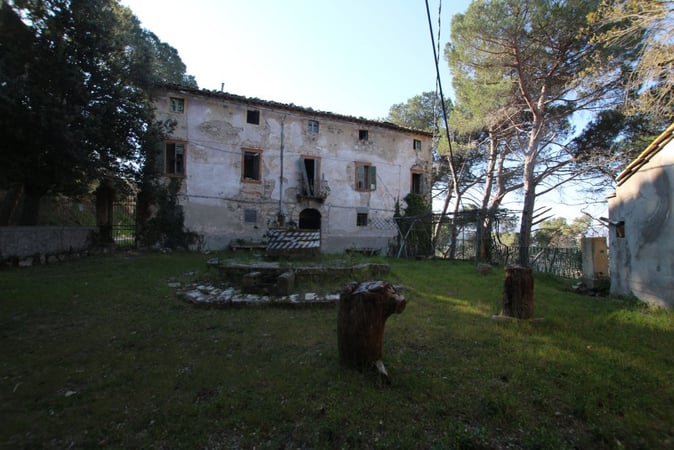 House in Pomarance - view 1