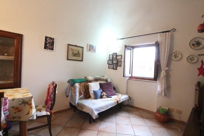 House in Volterra - view 1