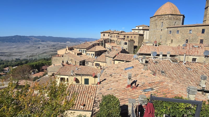 House in Volterra - view 1