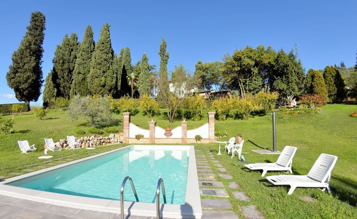 House in Uzzano - view 1