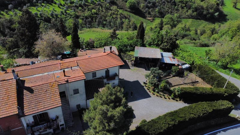 House in Volterra - view 1