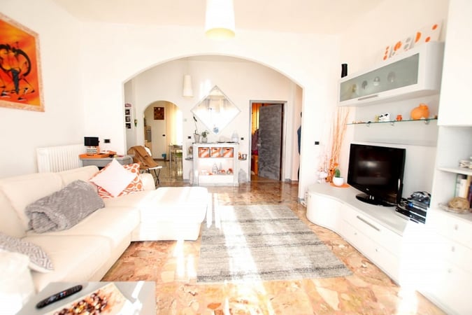 House in Volterra - view 1