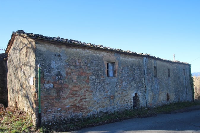 House in Volterra - view 1