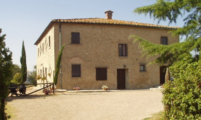 House in Volterra - view 1