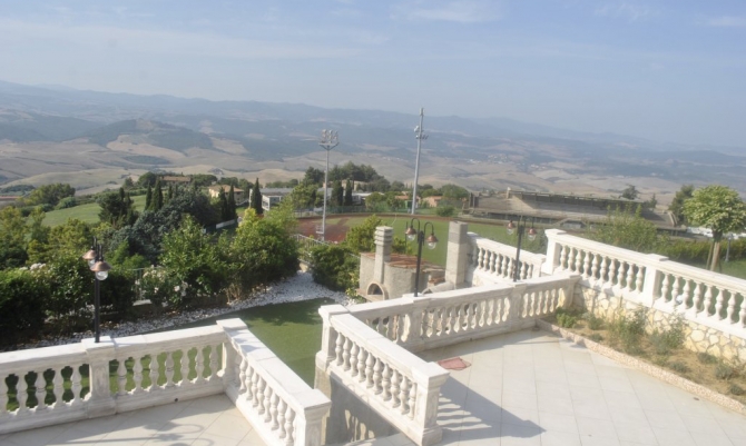 House in Volterra - view 1