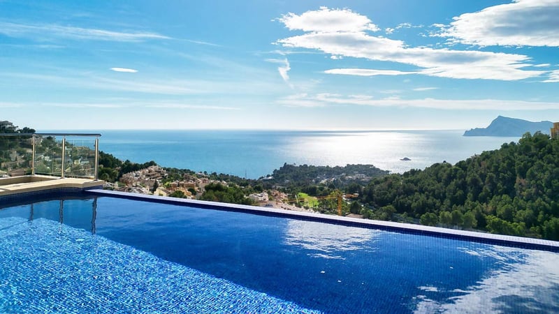 Villa in Calp - view 1