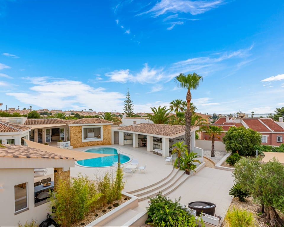 Villa in Ciudad Quesada - Image 2