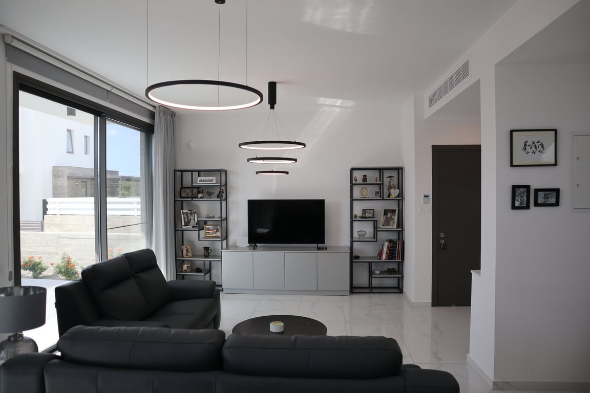 House in Yeroskipou - Image 5