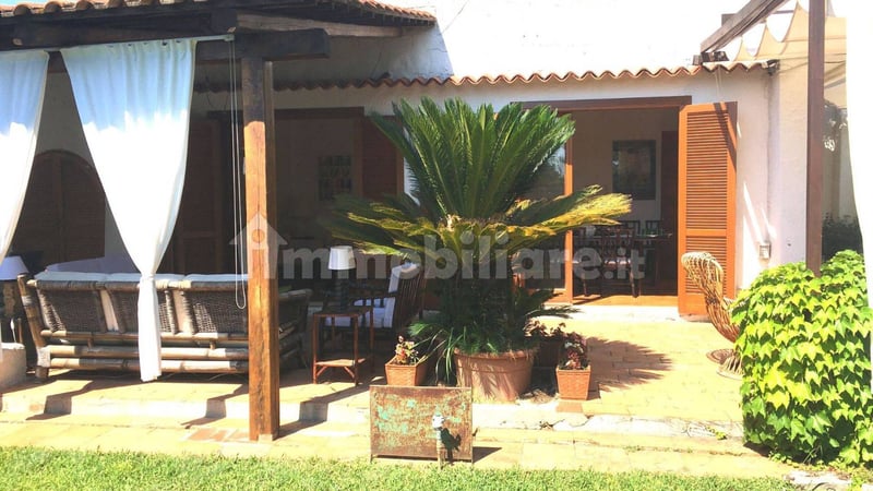 Villa in Sangineto - view 1