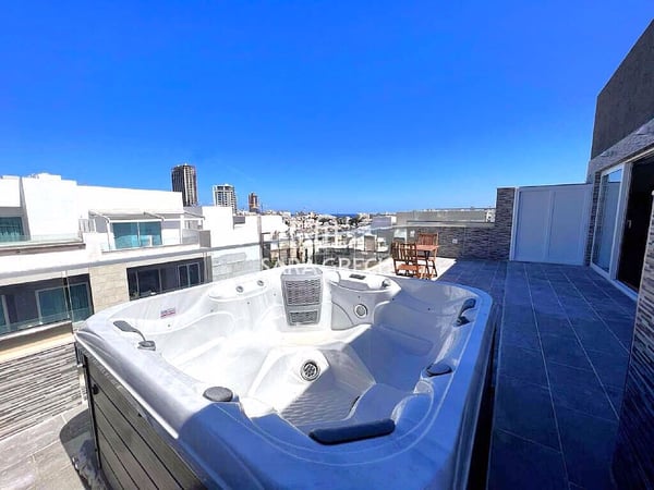 House in Is-Swieqi - view 1