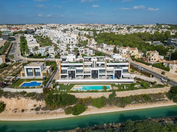 Apartment in Dehesa de Campoamor - view 1