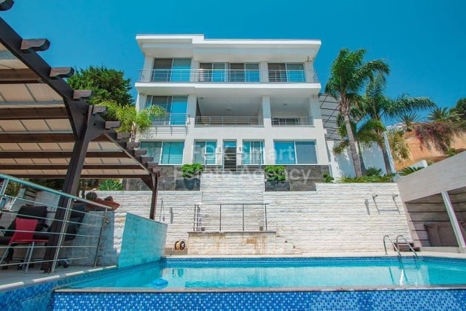 House in Agios Tychon - view 1