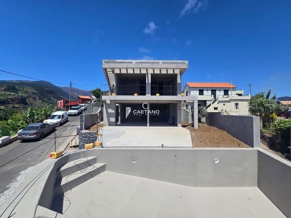 Villa in Ponta do Sol - view 1