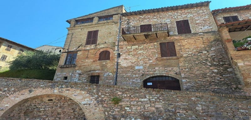 House in Spello - view 1