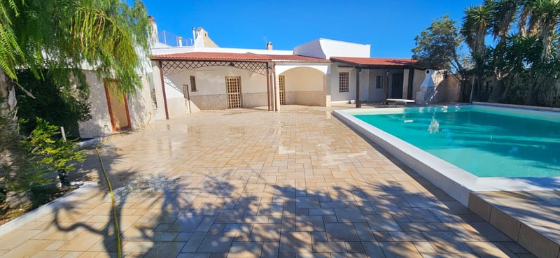 House in Ostuni - view 1
