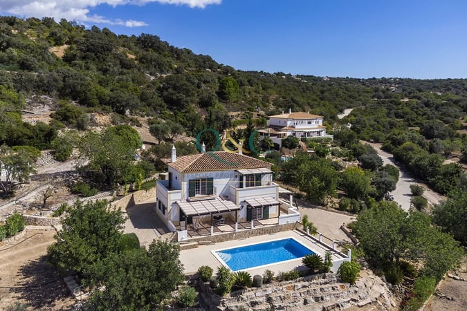 Villa in Santa Barbara de Nexe - view 1