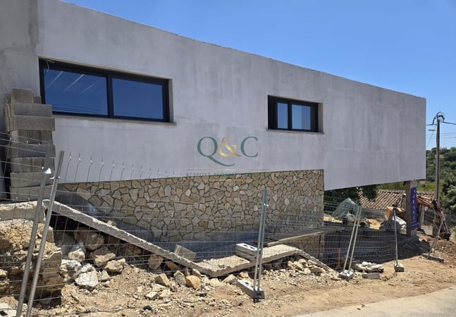 Villa in Estoi - view 1