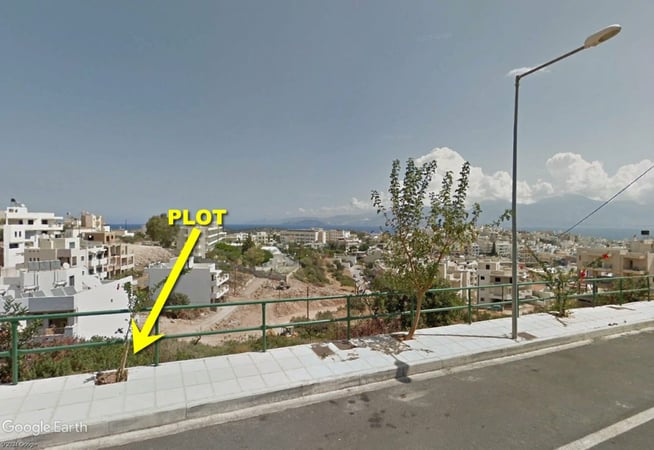 House in Agios Nikolaos - view 1