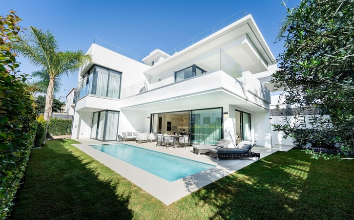 House in Marbella Del Este - view 1