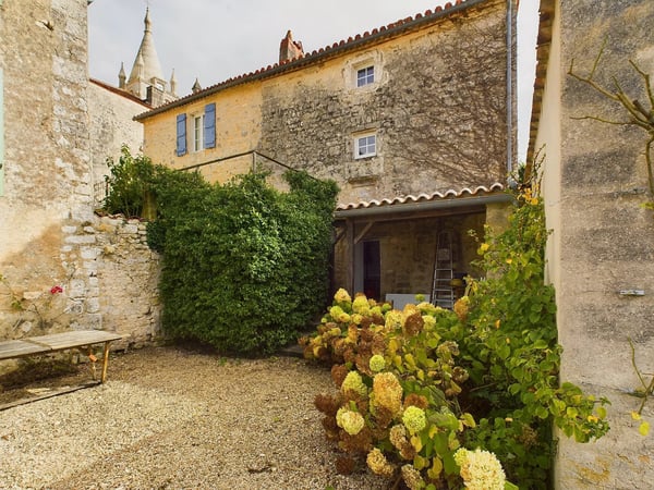 House in Villebois-Lavalette - view 1