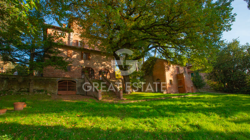 House in Castiglione del Lago - view 1