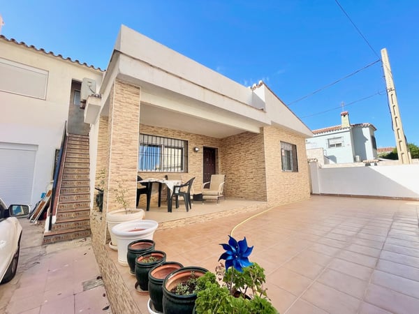 Villa in Fuengirola - view 1