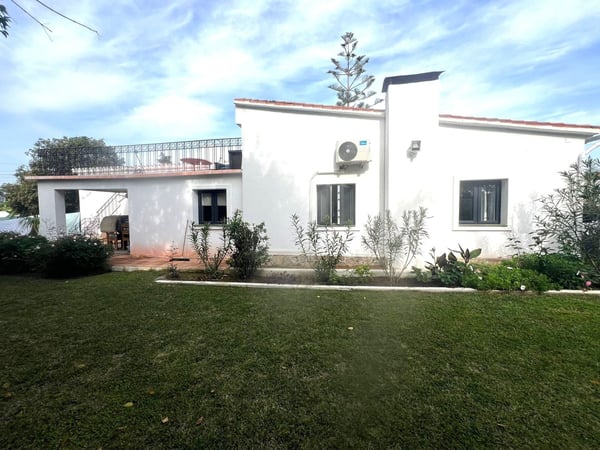 Villa in Urbanizacion la Heredia - view 1