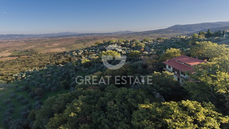 House in Castiglione d'Orcia - view 1
