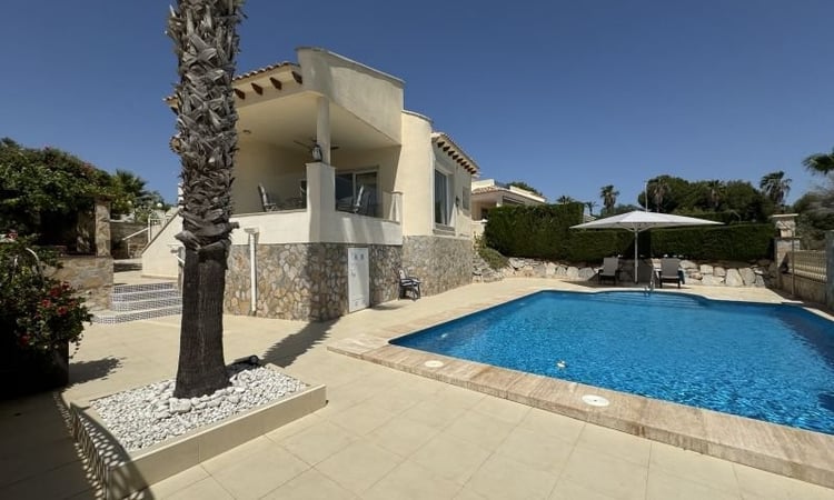 Villa in Urbanizacion los Balcones - view 1