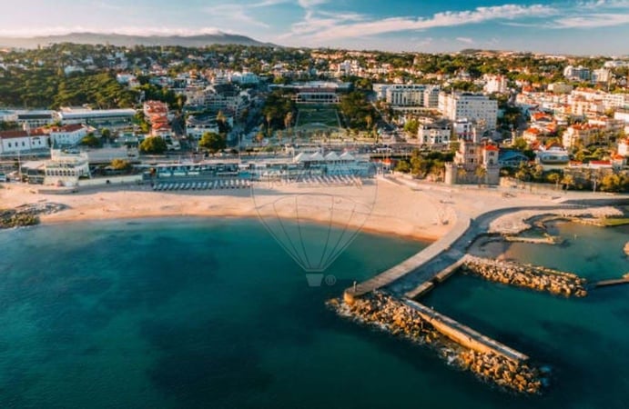 Villa in Cascais - view 1