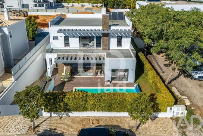 House in Quarteira - view 1