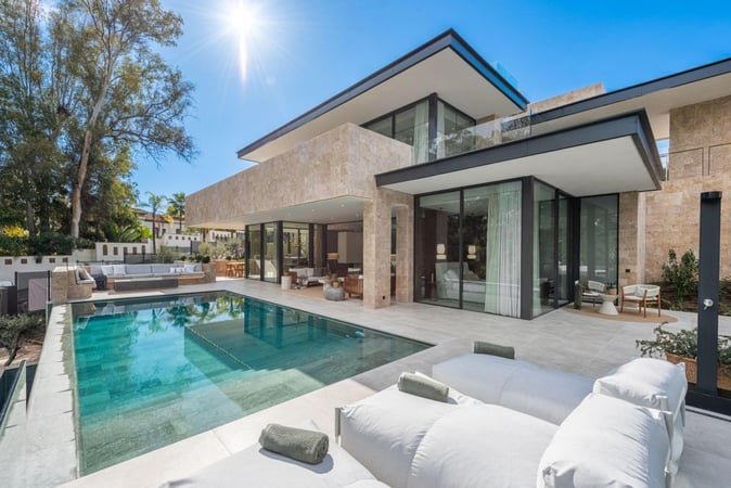 House in Marbella Del Este - view 1