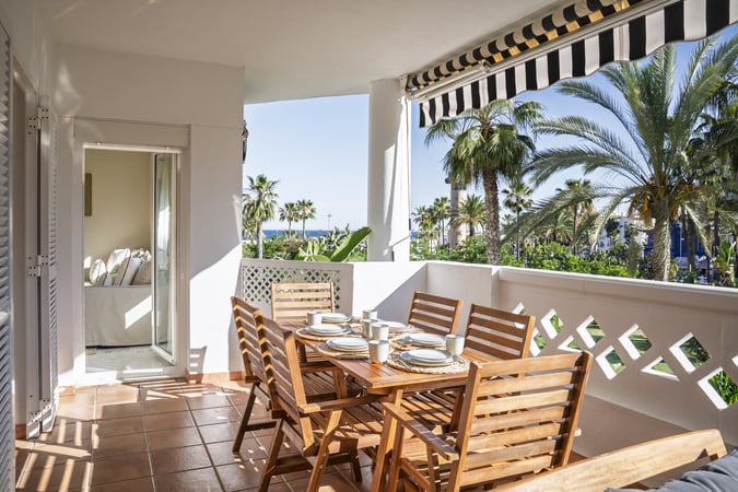Apartment in Puerto Banus - view 1