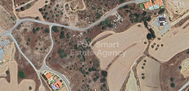 Land in Moni - view 1