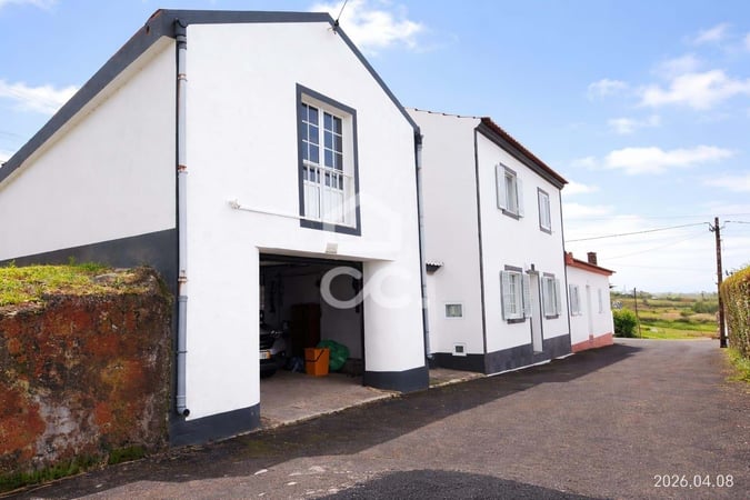 Villa in Mangona - view 1