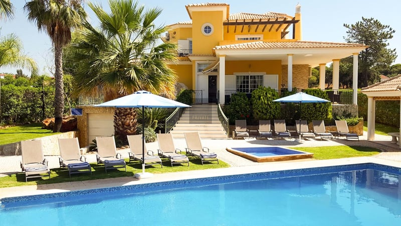 Villa in Almancil - view 1