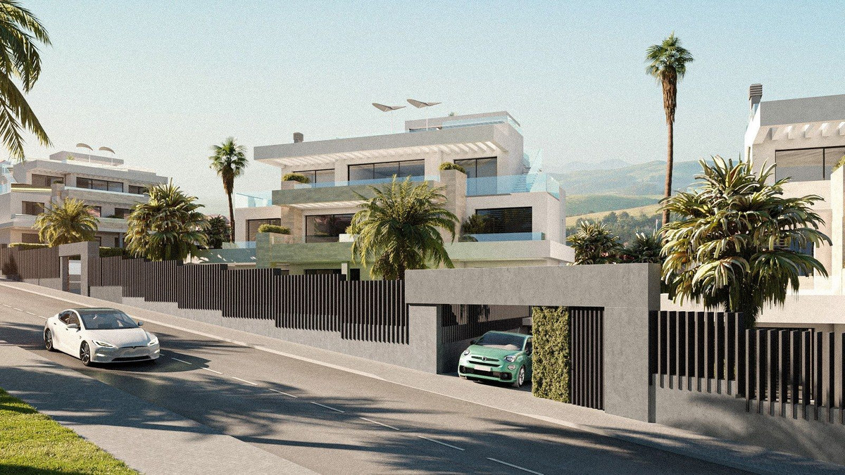 House in Estepona - Image 3