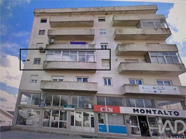 Apartment in Vale de Porco - view 1