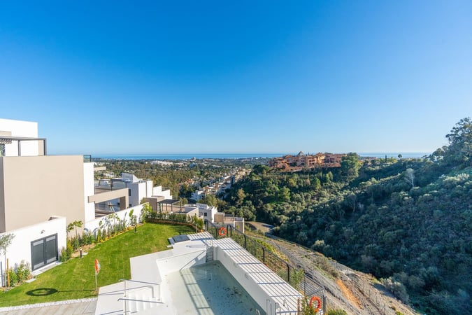 House in Nueva Andalucia - view 1