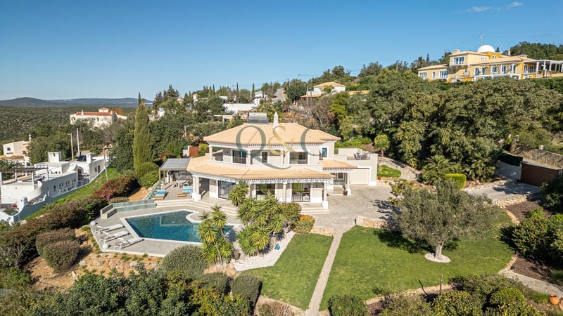 Villa in Loule - view 1